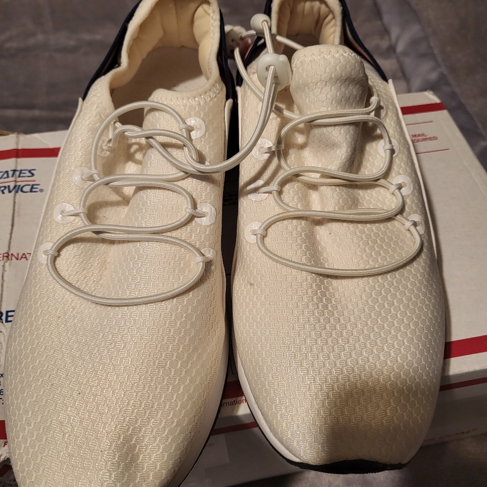 Tommy Hilfiger Women's Size 8